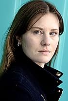 Gunnur Martinsdóttir Schlüter  （グンヌル・マルティンスドッティル・シュ ルター）
